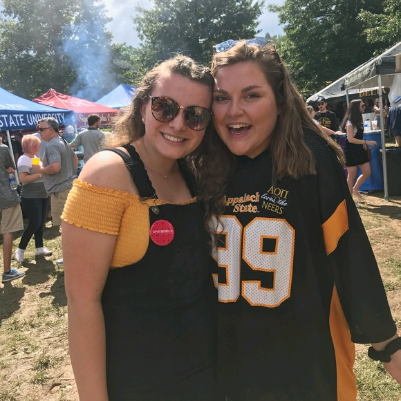 Meet your Posher, Hannah - Picture 1 of 1